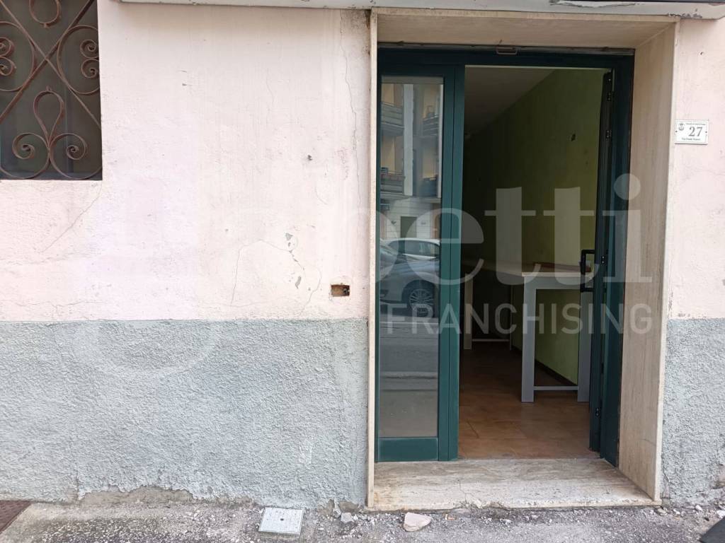 negozio in affitto a Castel di Sangro