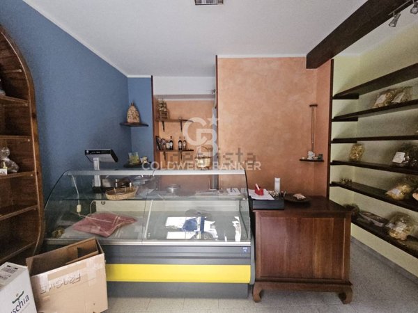 locale commerciale in affitto a Castel di Sangro
