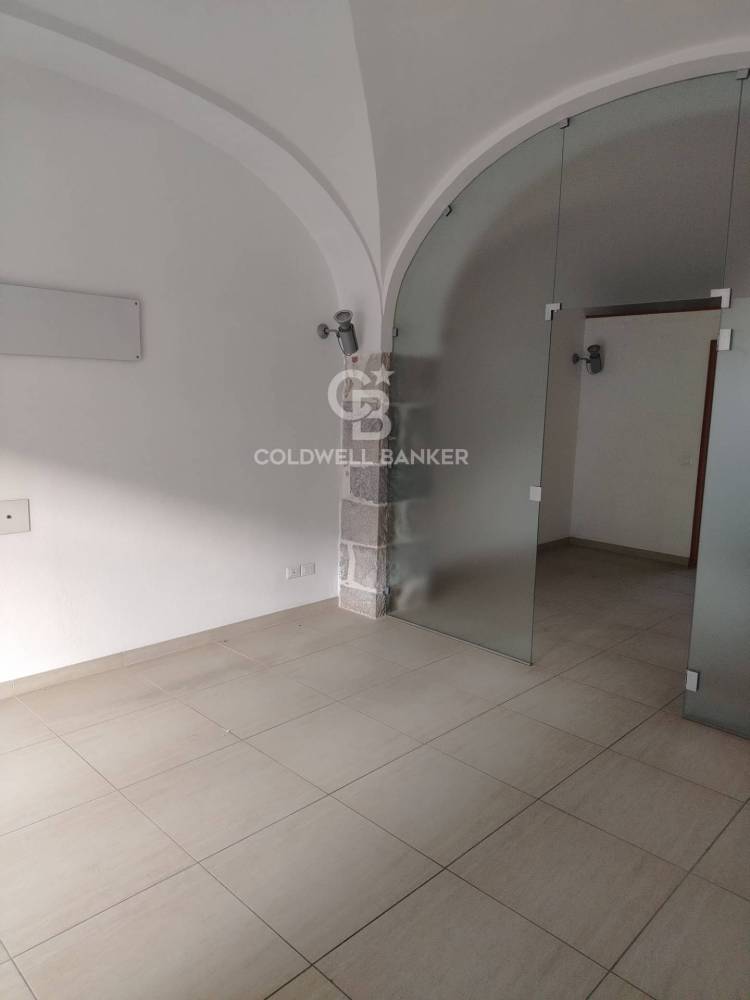 locale commerciale in affitto a Castel di Sangro
