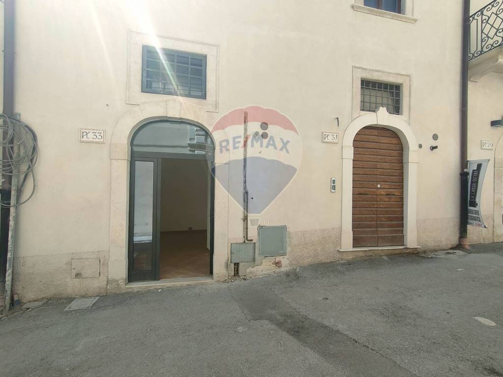 locale commerciale in affitto a L'Aquila in zona Centro Città