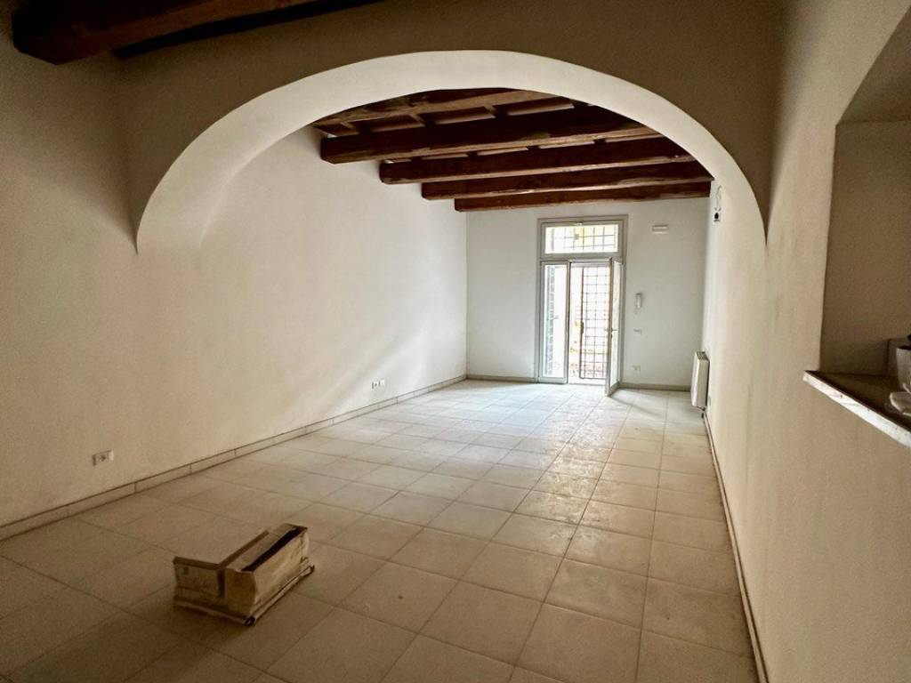 negozio in affitto a L'Aquila in zona Centro Città