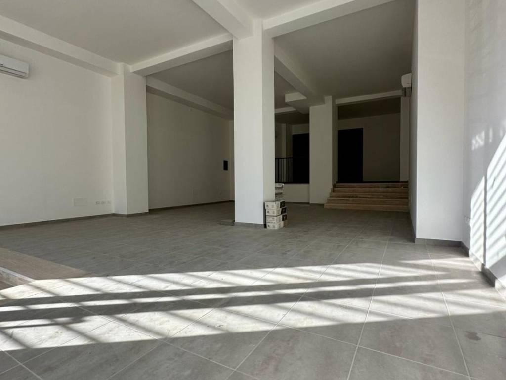 negozio in affitto a L'Aquila in zona Centro Città