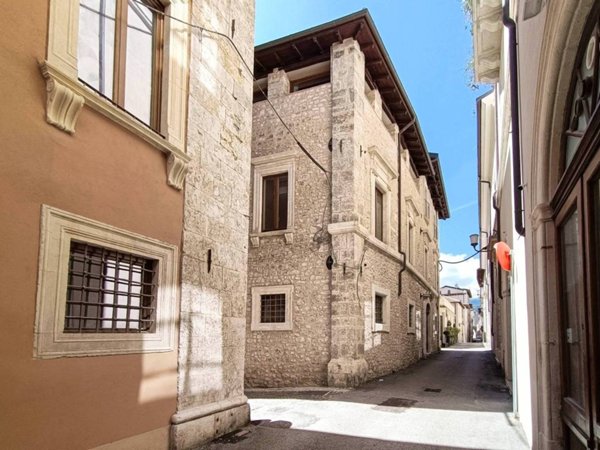 negozio in affitto a L'Aquila in zona Centro Città