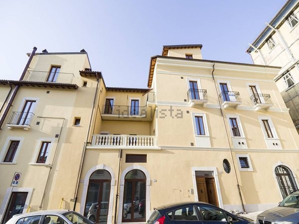 locale commerciale in affitto a L'Aquila