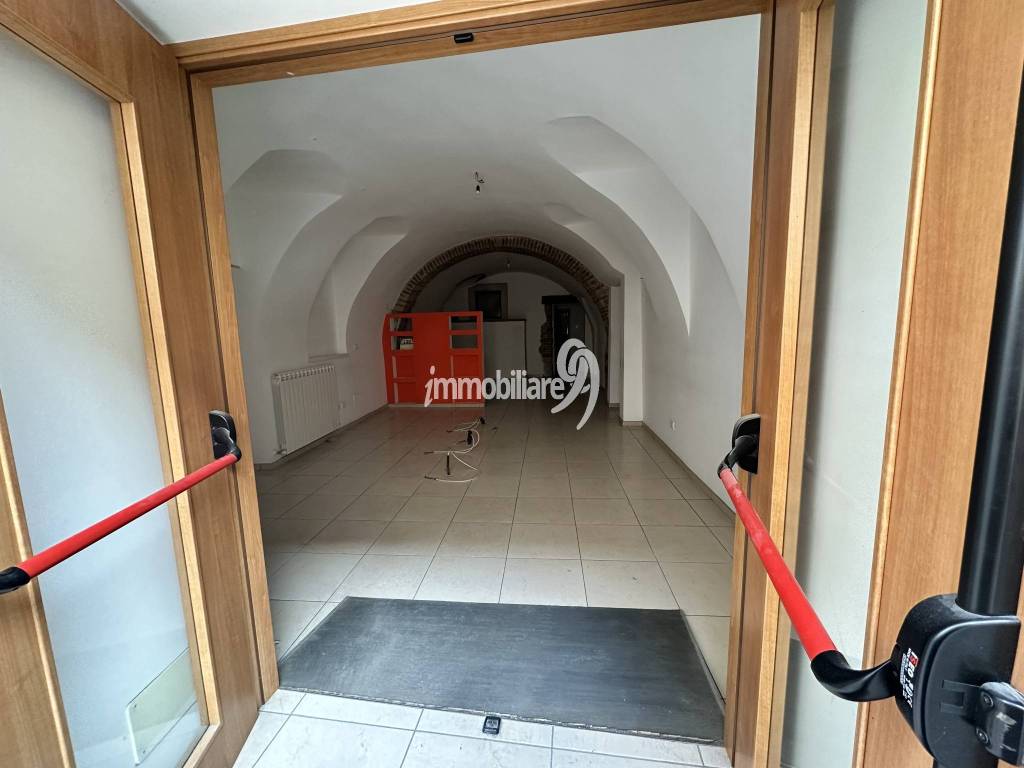negozio in affitto a L'Aquila in zona Centro Città