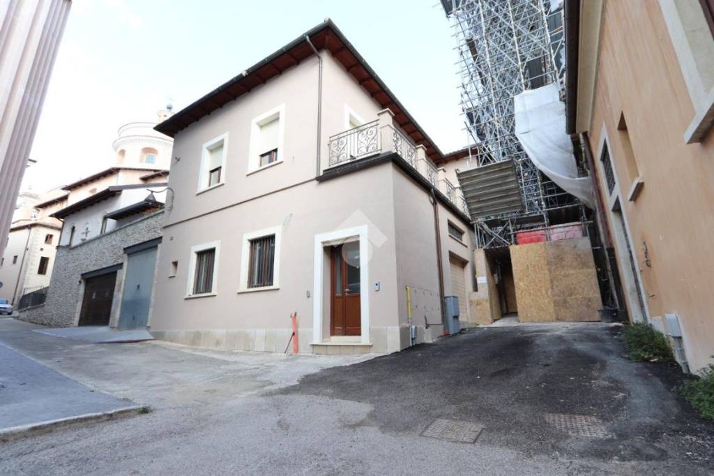 appartamento in affitto a L'Aquila in zona Centro Città