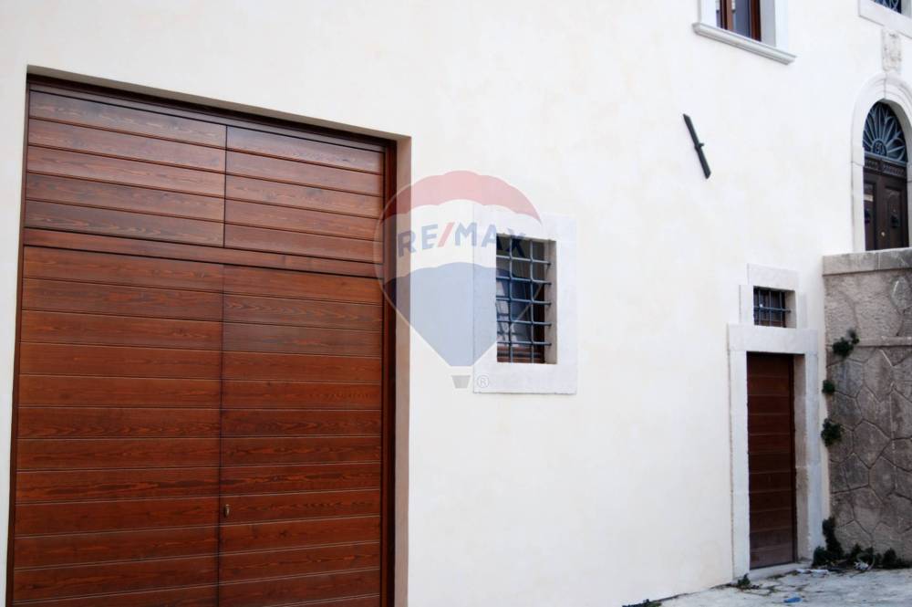 locale commerciale in affitto a L'Aquila