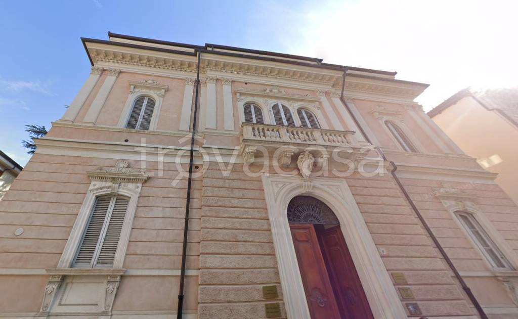 casa indipendente in affitto a L'Aquila