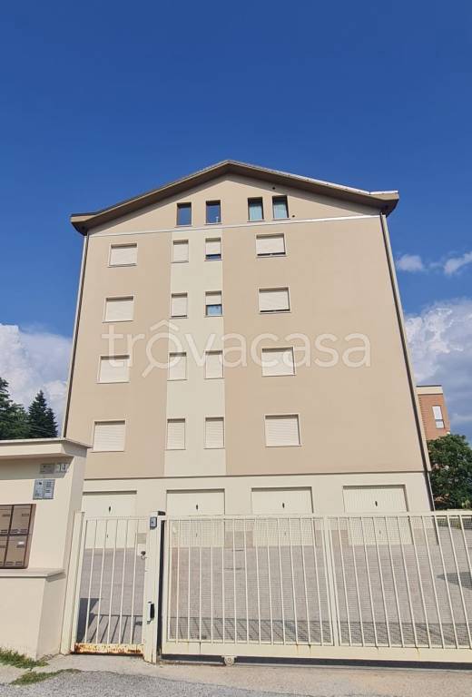 appartamento in affitto a L'Aquila in zona Pettino