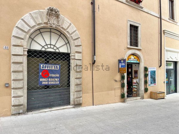 locale commerciale in affitto a L'Aquila