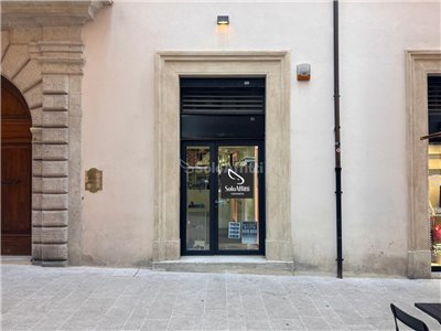 negozio in affitto a L'Aquila in zona Centro Città
