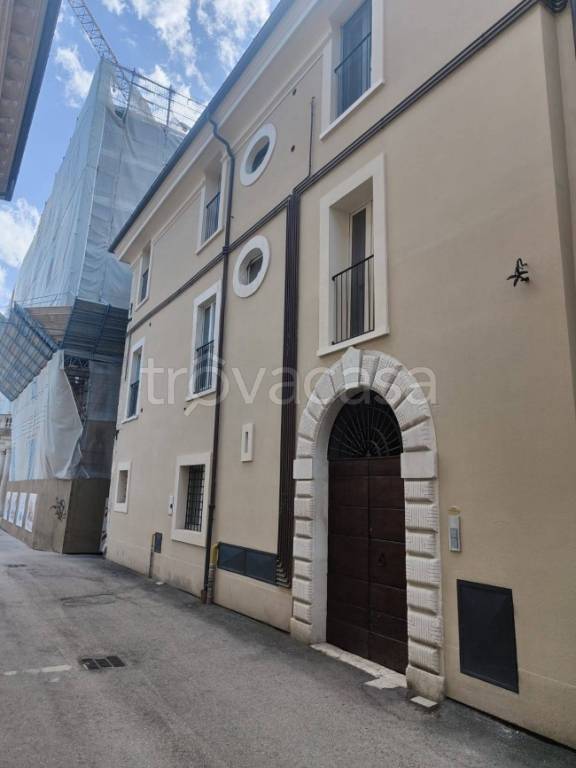 appartamento in affitto a L'Aquila in zona Centro Città