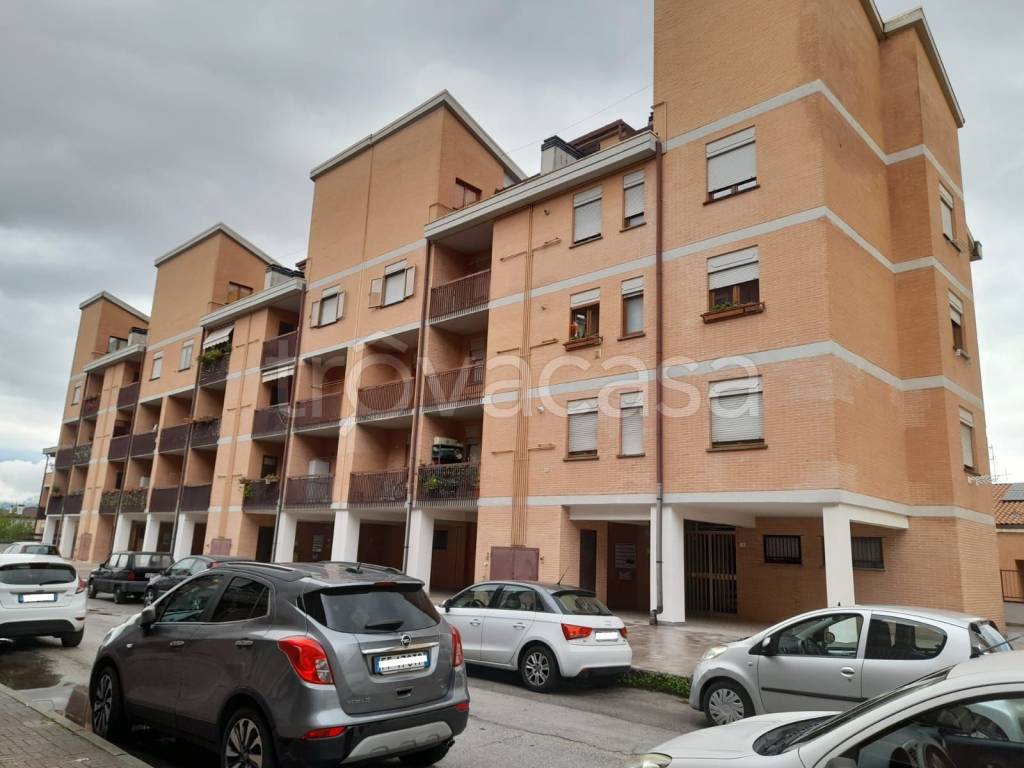 appartamento in affitto a L'Aquila in zona Cansatessa