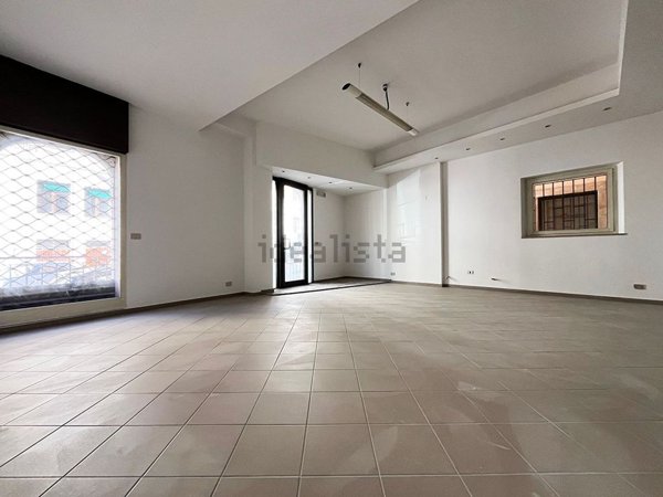 locale commerciale in affitto a L'Aquila in zona Centro Città