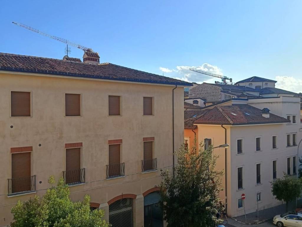 appartamento in affitto a L'Aquila in zona Centro Città