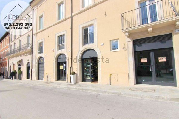 locale commerciale in affitto a L'Aquila in zona Centro Città
