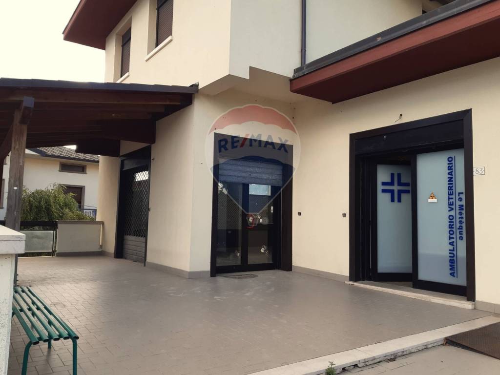 negozio in affitto a L'Aquila in zona Tempera