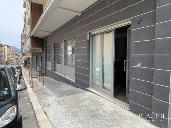 negozio in affitto a L'Aquila in zona Centro Città