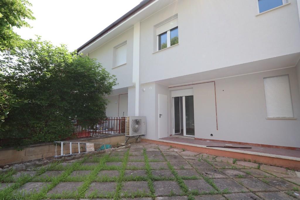 casa indipendente in affitto a L'Aquila in zona Palombara