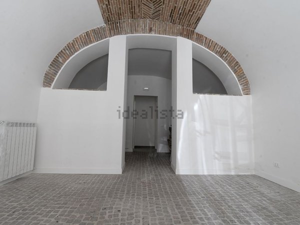 locale commerciale in affitto a L'Aquila