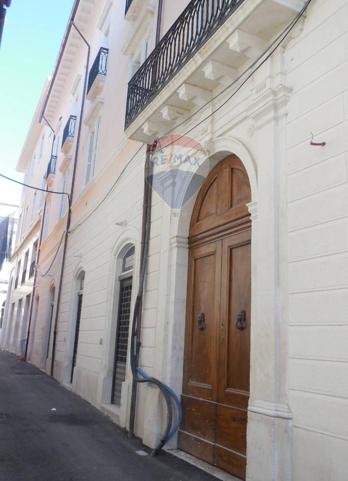 appartamento in affitto a L'Aquila in zona Centro Città