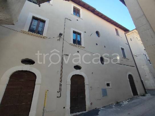 appartamento in affitto a L'Aquila in zona Centro Città