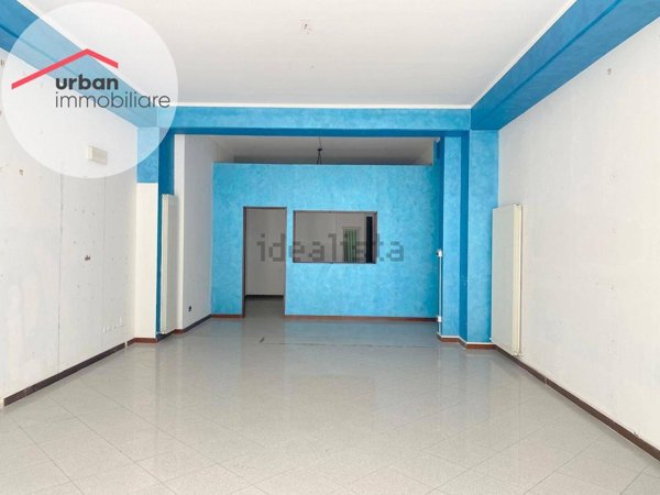 locale commerciale in affitto a L'Aquila