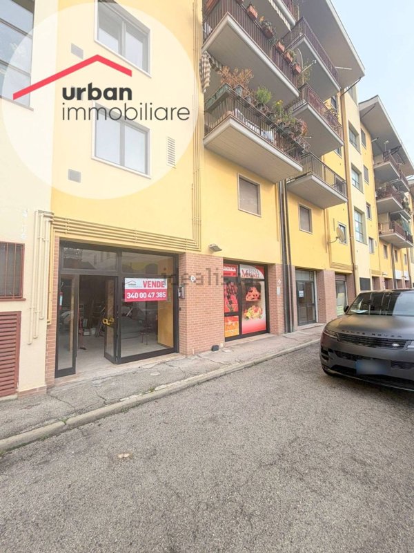 locale commerciale in affitto a L'Aquila in zona Coppito