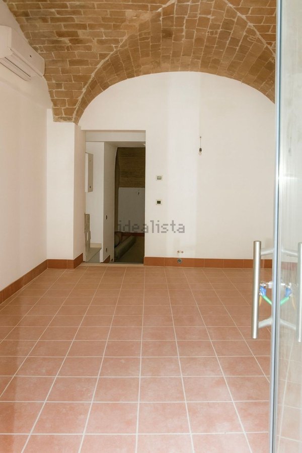 locale commerciale in affitto a L'Aquila in zona Centro Città