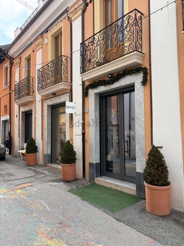 locale commerciale in affitto a L'Aquila in zona Centro Città