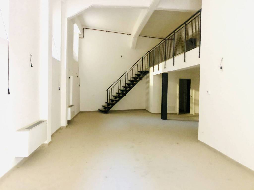 negozio in affitto a L'Aquila in zona Centro Città