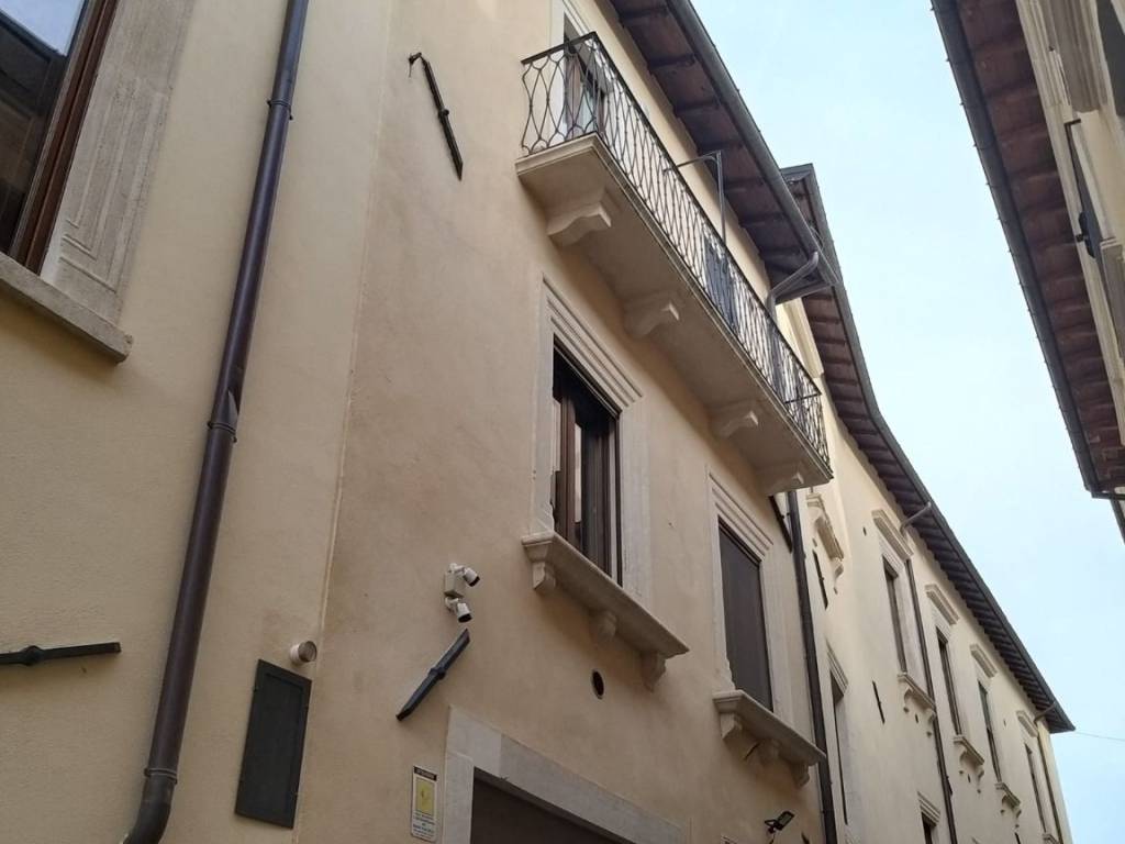 appartamento in affitto a L'Aquila in zona Centro Città