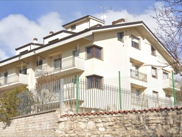 appartamento in affitto a L'Aquila in zona Tempera