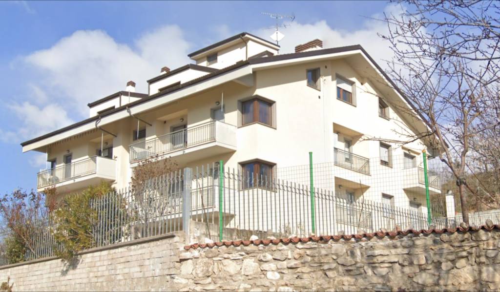 appartamento in affitto a L'Aquila in zona Tempera