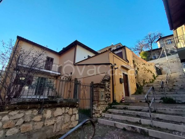 casa indipendente in affitto a L'Aquila in zona Centro Città