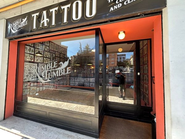 locale commerciale in affitto a L'Aquila