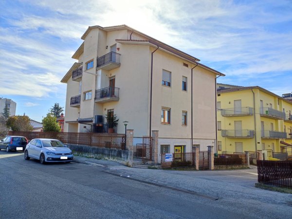 locale commerciale in affitto a L'Aquila in zona Pettino