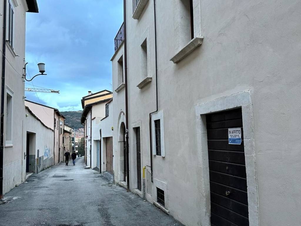 locale commerciale in affitto a L'Aquila in zona Centro Città