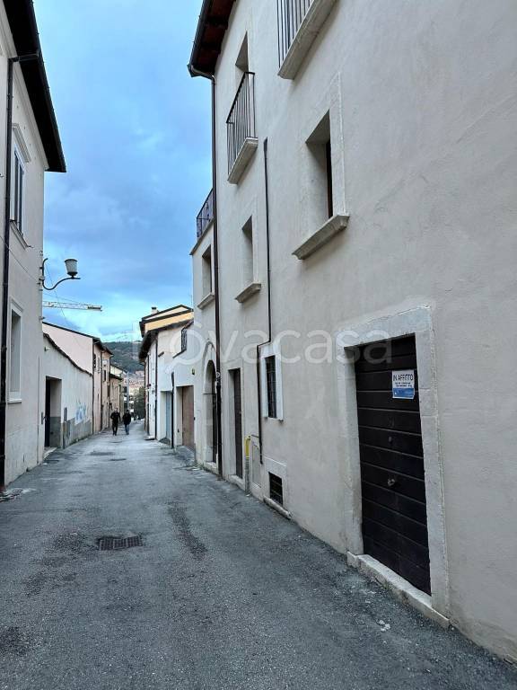 locale commerciale in affitto a L'Aquila in zona Centro Città