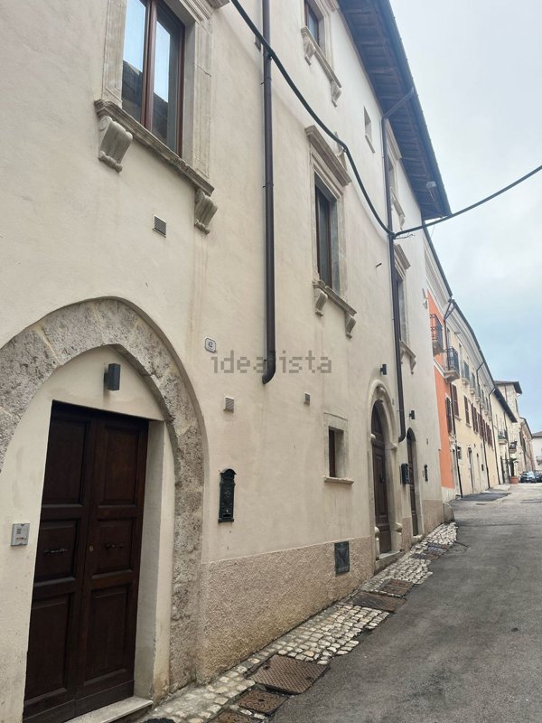 appartamento in affitto a L'Aquila in zona Centro Città