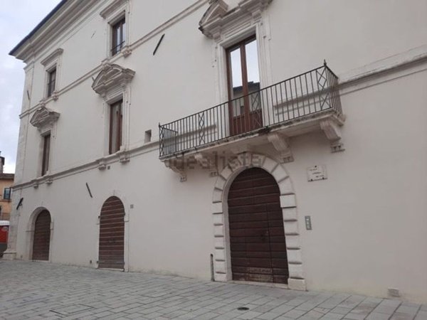 locale commerciale in affitto a L'Aquila in zona Centro Città