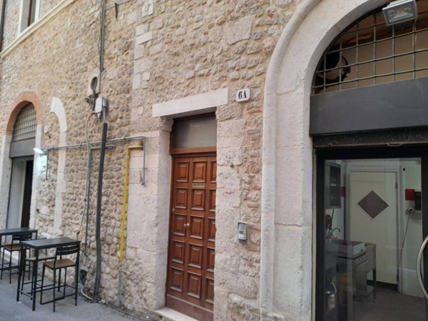 negozio in affitto a L'Aquila in zona Centro Città