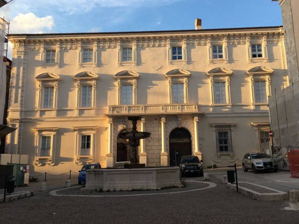appartamento in affitto a L'Aquila in zona Centro Città