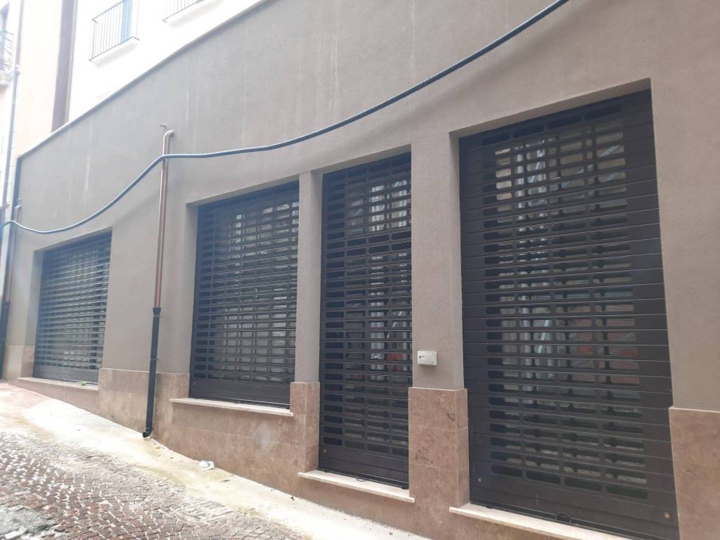 negozio in affitto a L'Aquila in zona Sassa