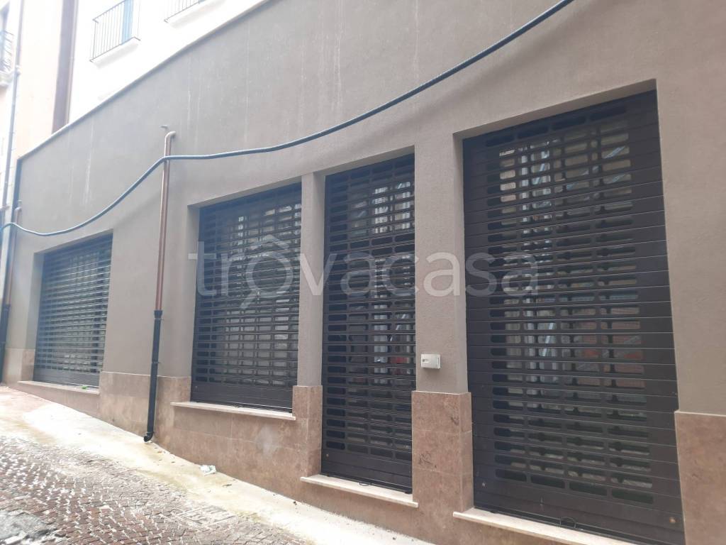 negozio in affitto a L'Aquila in zona Sassa