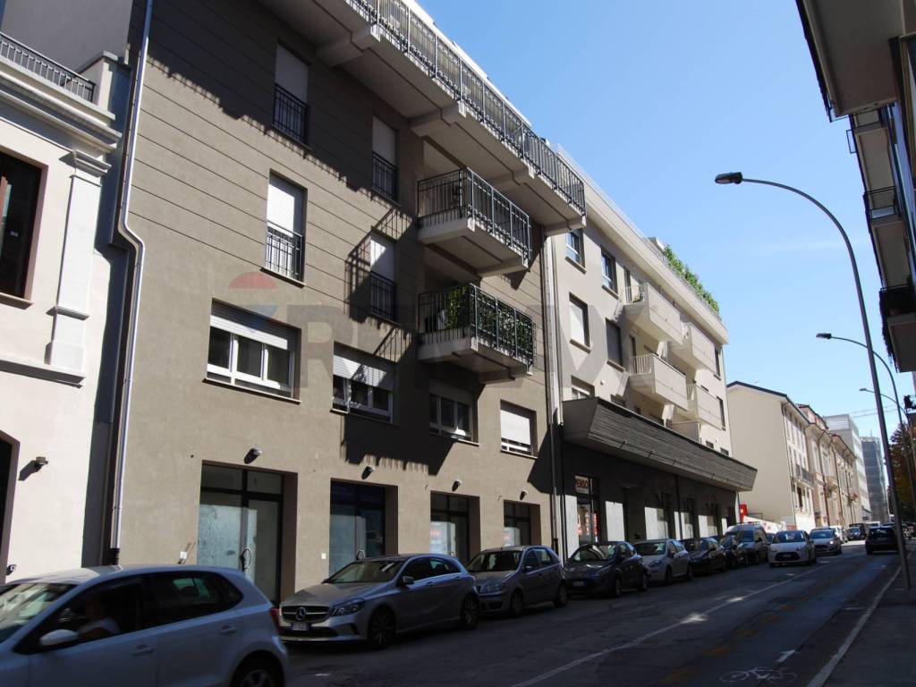 negozio in affitto a L'Aquila in zona Centro Città