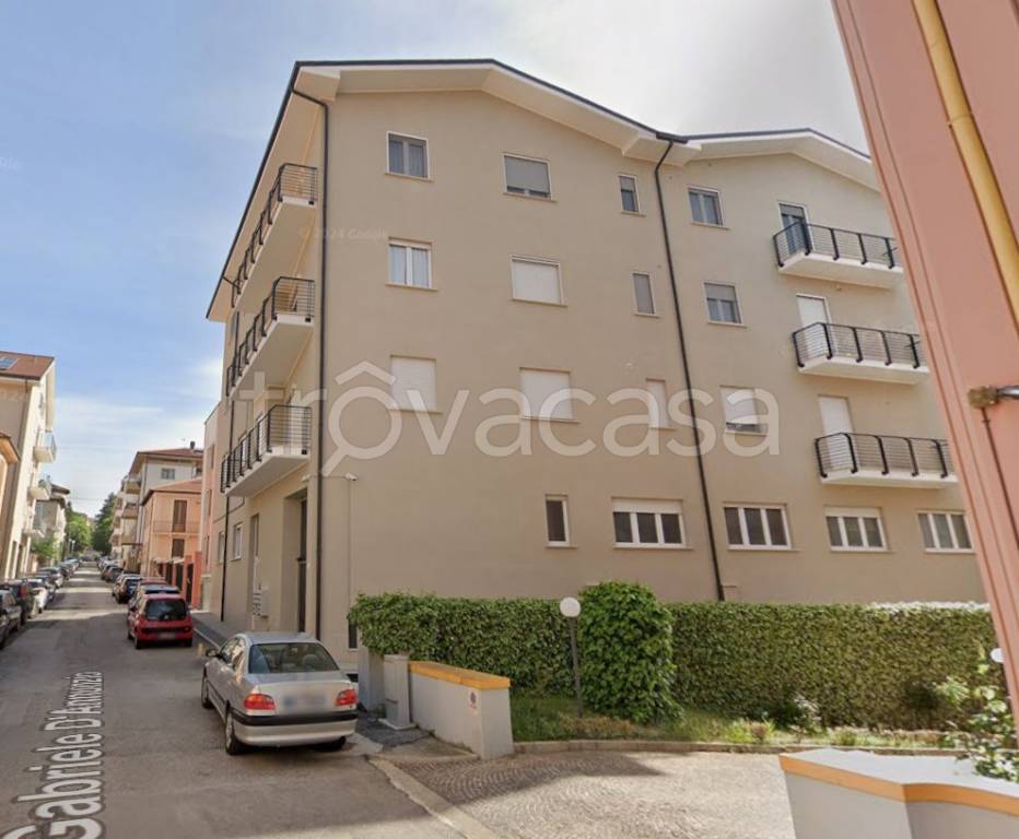 casa indipendente in affitto a L'Aquila