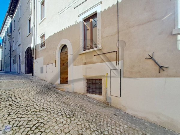 appartamento in affitto a L'Aquila in zona Centro Città