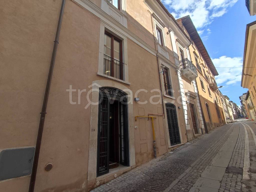 appartamento in affitto a L'Aquila in zona Centro Città