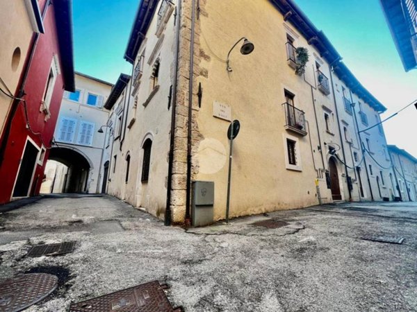 appartamento in affitto a L'Aquila in zona Centro Città